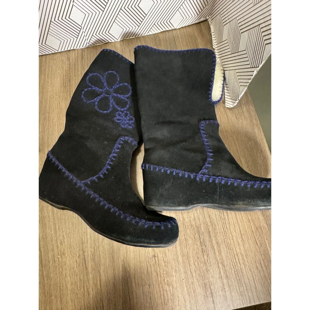 Esprit Black Suede Wedge Boots Embroidered Flower Women's Size 8M faux fur‎
